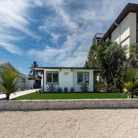 Curlew Beach Cottage