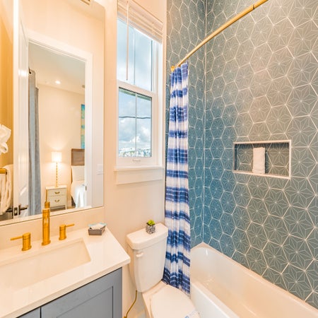 Premier Island Escape