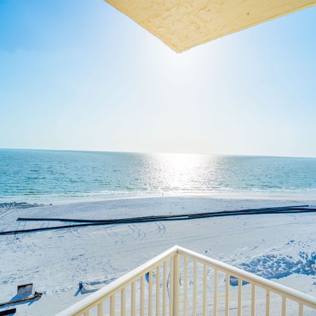 Estero Beach & Tennis 605-C