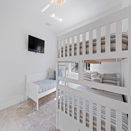 Pearl Street Retreat