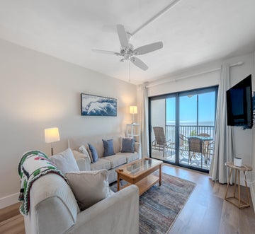 Carlos Pointe #515 - The Pelican Pad