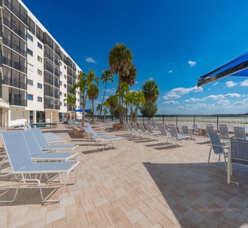Carlos Pointe #213 Paradise Pointe