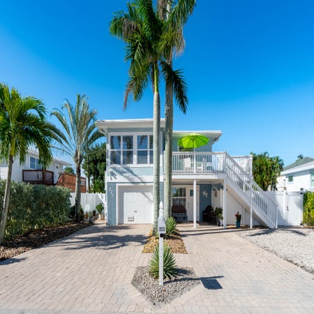 Blue Pearl Manor Upper