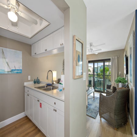 Estero Island Yacht & Racquet 320