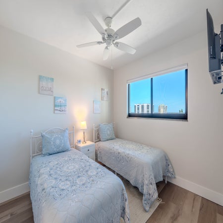 Carlos Pointe #515 - The Pelican Pad