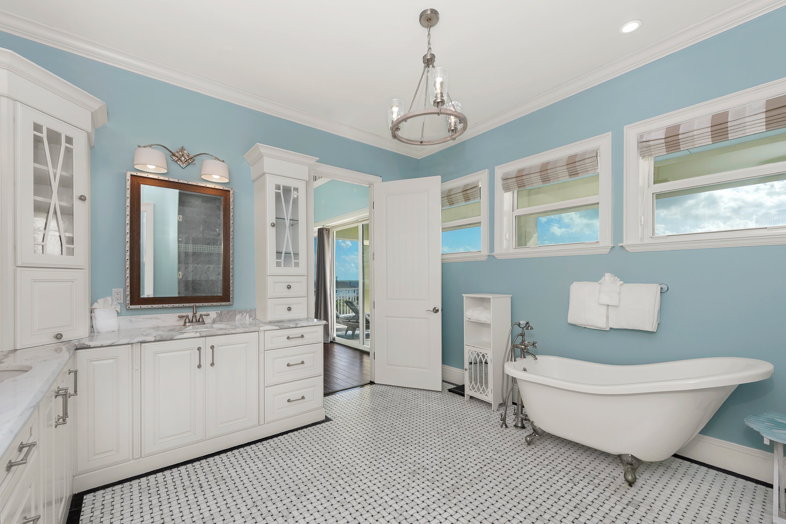 Primary King Bedroom Ensuite Bath with Soaking Tub