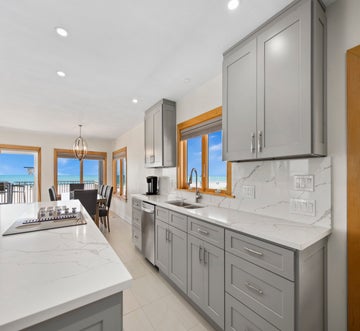 Beachfront Palace (Saint Kyrollos VI)