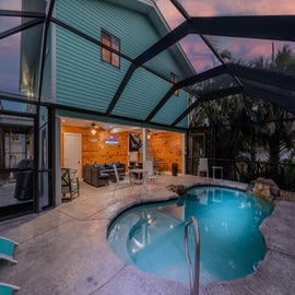 Enjoy your Evenings Poolside