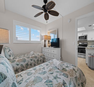 Carlos Pointe #213 Paradise Pointe