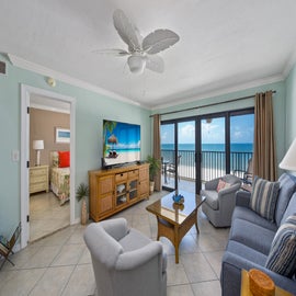Living room with a wonderful view of the beach.