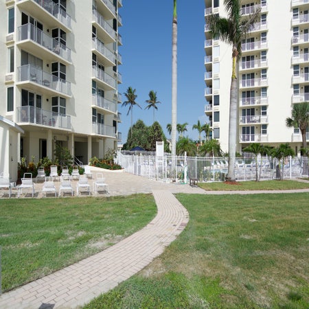 Estero Beach & Tennis Club-Penthouse 3A