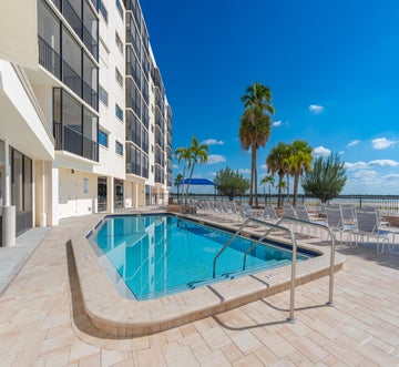Carlos Pointe #213 Paradise Pointe