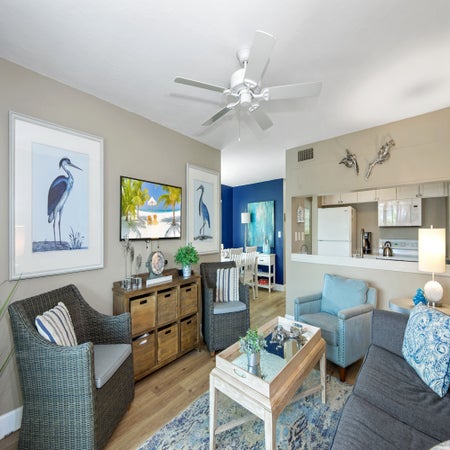 Estero Island Yacht & Racquet 320