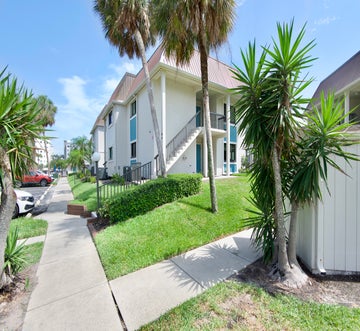 Estero Island Yacht & Racquet 320