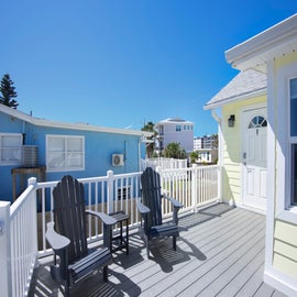Deck to enjoy views and relaxing
