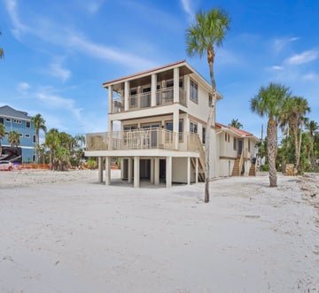 Beachfront Palace (Saint Kyrollos VI)