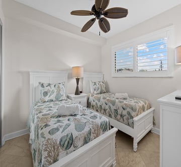 Carlos Pointe #213 Paradise Pointe