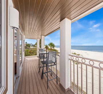 Beachfront Palace (Saint Kyrollos VI)