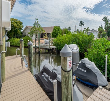 Sunshine Dock House