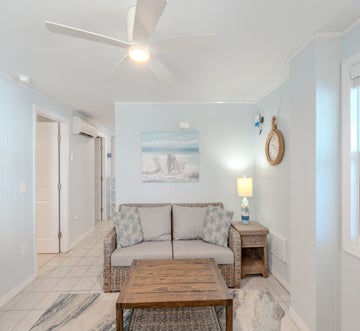 Blue Pearl Manor Lower