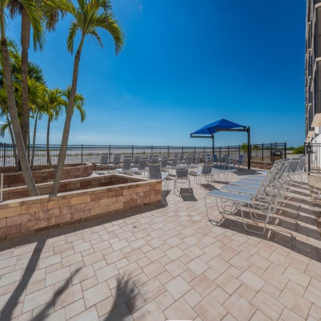 Carlos Pointe #213 Paradise Pointe