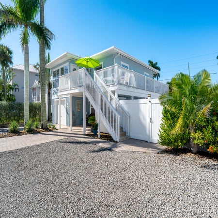 Blue Pearl Manor Lower