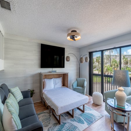 Santa Maria I #104- The Sunnyside