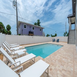 Large stunning pool