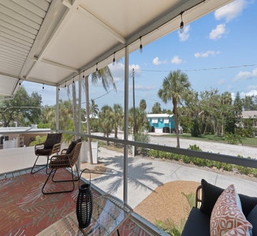 Beach Bungalow 2