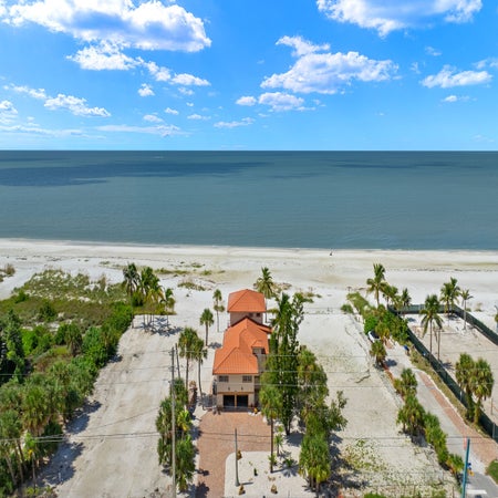 Beachfront Palace (Saint Kyrollos VI)