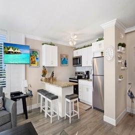 Open floor plan- w/breakfast bar