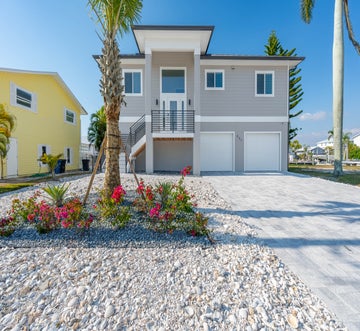 Shella Close To The Beach