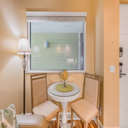 Harbour House 215