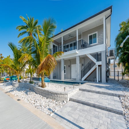 Shella Close To The Beach