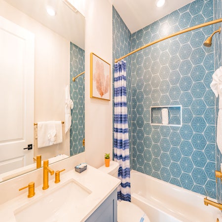 Premier Island Escape