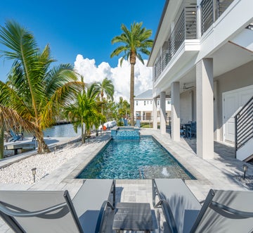 Shella Close To The Beach