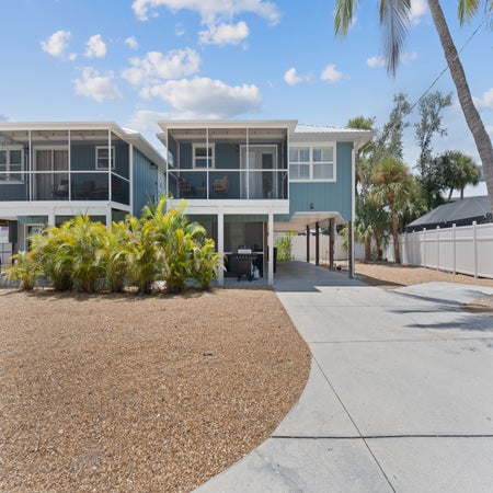Beach Bungalow 2