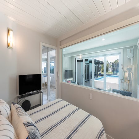 Curlew Beach Cottage