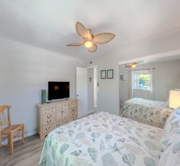 Blue Pearl Manor Upper