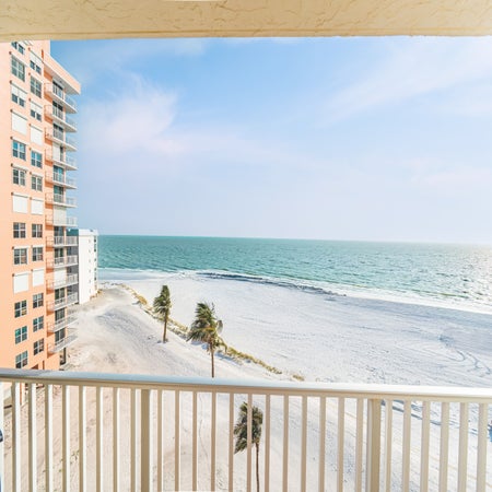 Estero Beach & Tennis 605-C