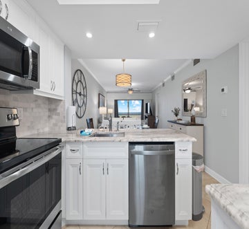 Carlos Pointe #213 Paradise Pointe