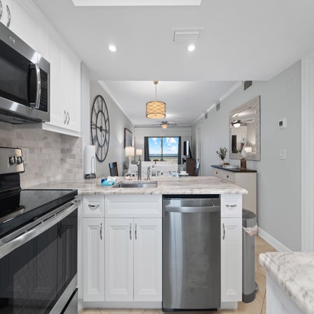 Carlos Pointe #213 Paradise Pointe