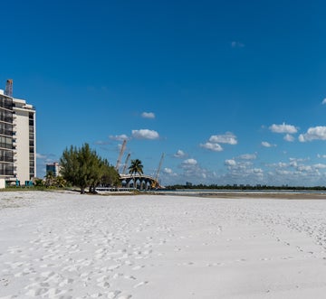 Carlos Pointe #213 Paradise Pointe