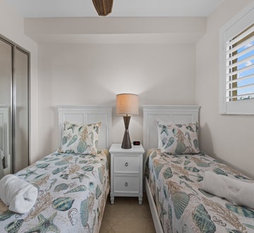 Carlos Pointe #213 Paradise Pointe