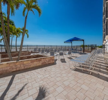 Carlos Pointe #515 - The Pelican Pad