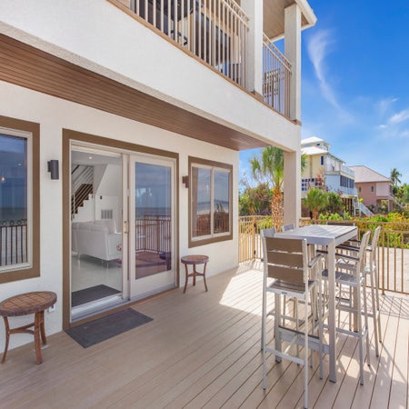 Beachfront Palace (Saint Kyrollos VI)