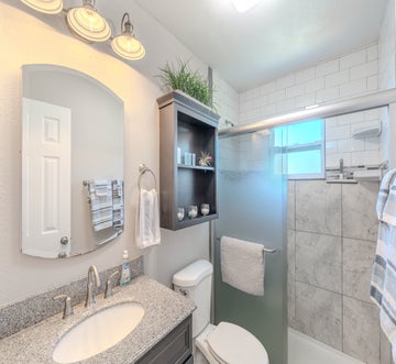 Blue Pearl Manor Upper