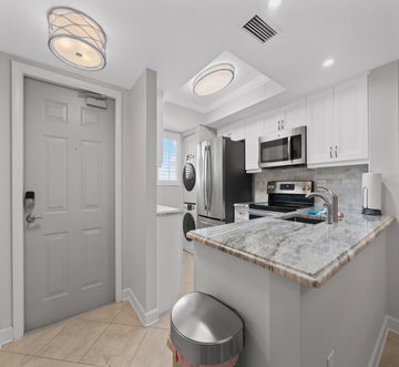 Carlos Pointe #213 Paradise Pointe