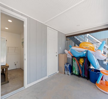 Beach Bungalow 2