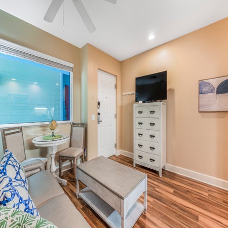 Harbour House 215